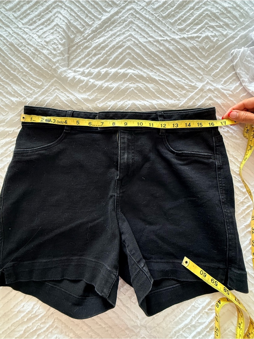 d. jeans Black High-Waist Stretch Shorts